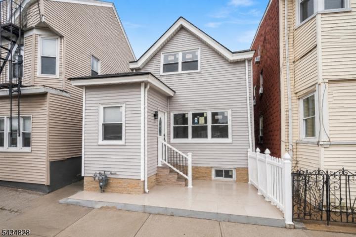 Photo of 148 Martin Street