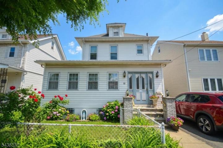 Photo of 82 Christie Avenue