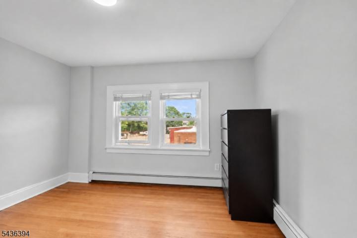 Photo of 62 Vreeland Avenue