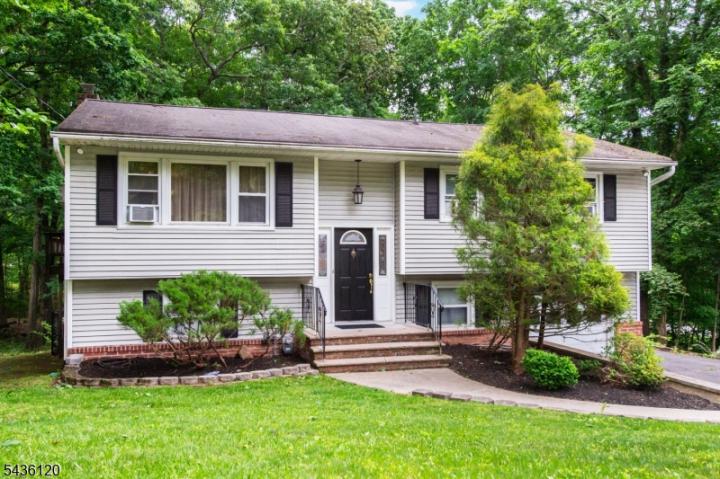Photo of 325 Conklintown Road