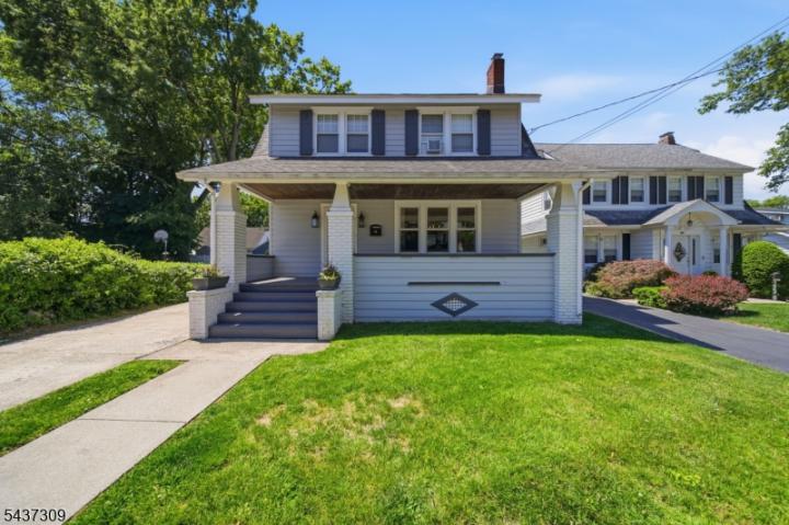 Photo of 374 Diamond Bridge Avenue