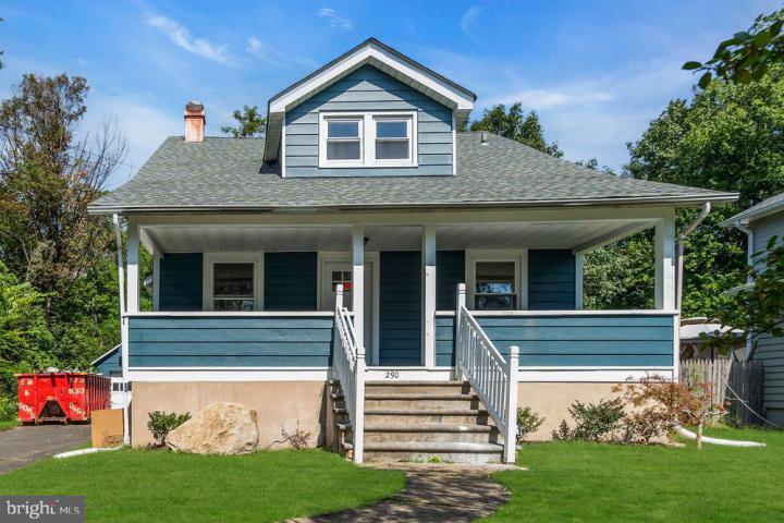 Photo of 290 North Dr, North Plainfield NJ