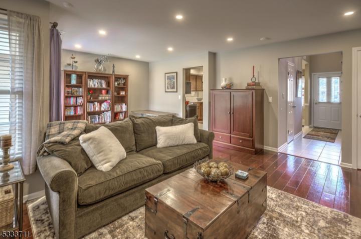 Photo of 46 Cambridge Road, Bedminster NJ