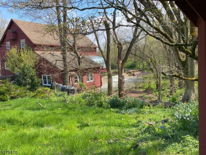 Photo of 43 Dead Tree Run Road