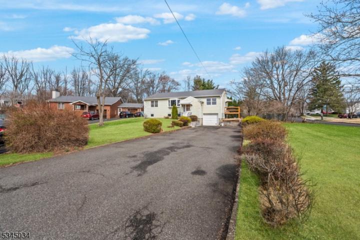 Photo of 304 Lilac Court, Bridgewater NJ