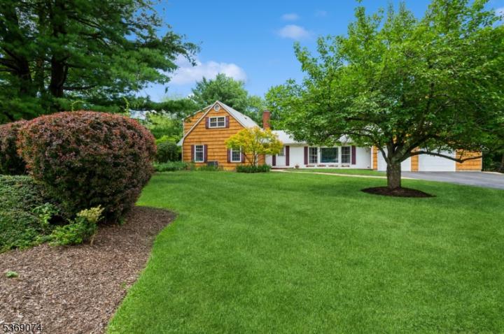 Photo of 1097 Cambridge Lane, Bridgewater NJ