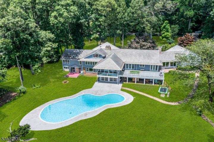 Photo of 44 Hillcrest Road, Bridgewater NJ