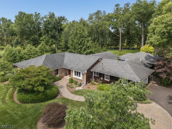 Photo of 6 Fairway Court, Bridgewater NJ
