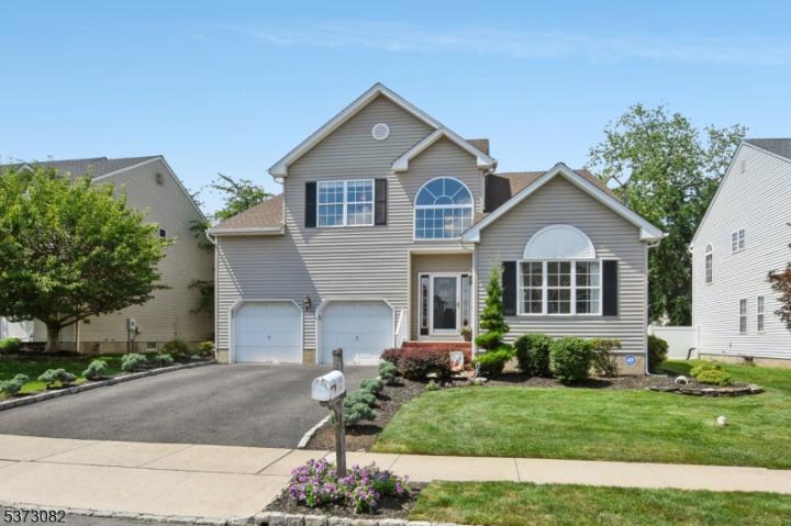 Photo of 10 Lewis Drive, Bridgewater NJ