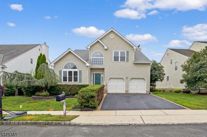 Photo of 5 Lewis Drive, Bridgewater NJ