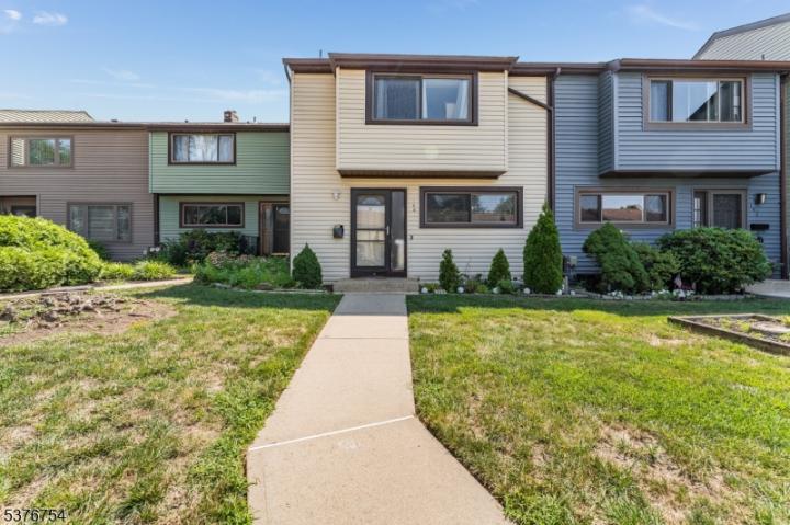 Photo of 140 Brookside Lane, Hillsborough NJ