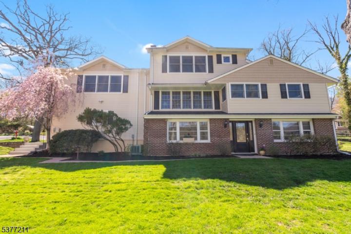 Photo of 22 Lakeview Terrace, Watchung NJ