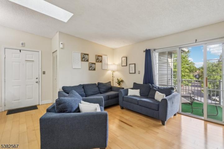 Photo of 89 Lindsey Court 4021, Franklin NJ