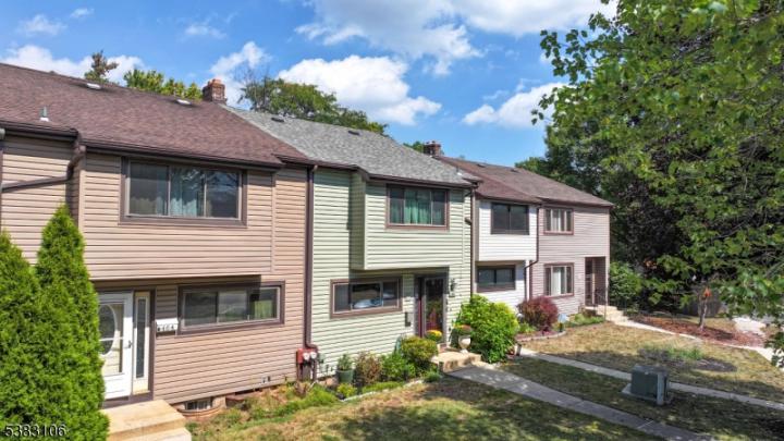 Photo of 466 Brookside Lane, Hillsborough NJ