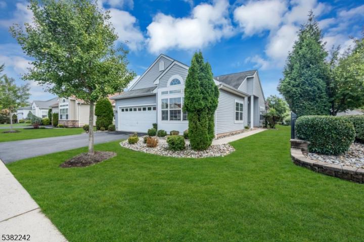 Photo of 12 Medici Drive, Franklin NJ
