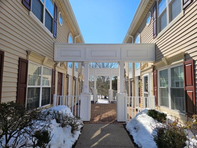 Photo of 428 Azalea Terrace