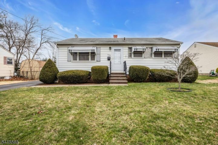 Photo of 1329 Raritan Avenue