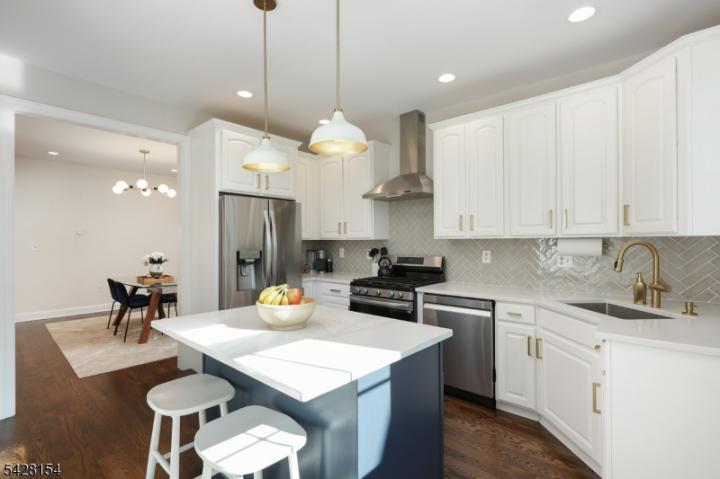 Photo of 10 Loft Drive
