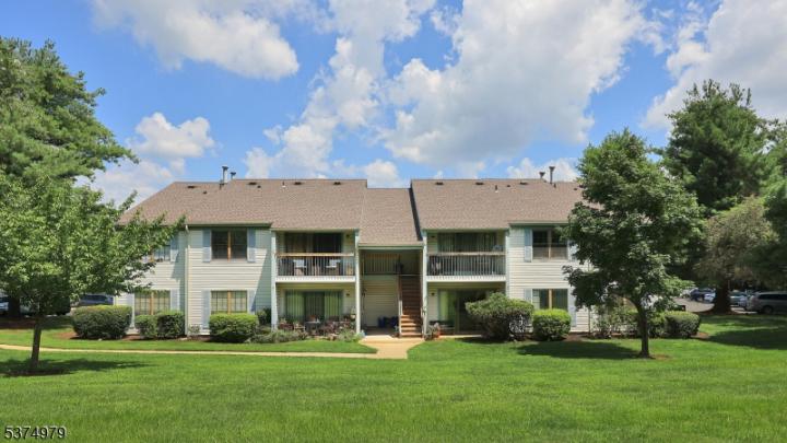 Photo of 44 Crabapple Lane, Franklin NJ
