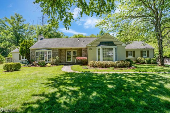 Photo of 487 Knollwood Drive