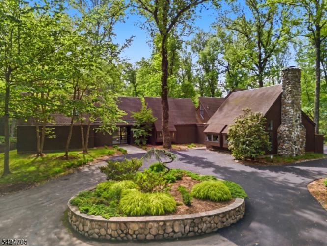 Photo of 85 Crest Drive, Bernardsville NJ