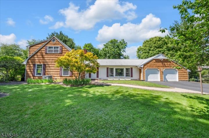 Photo of 1097 Cambridge Lane