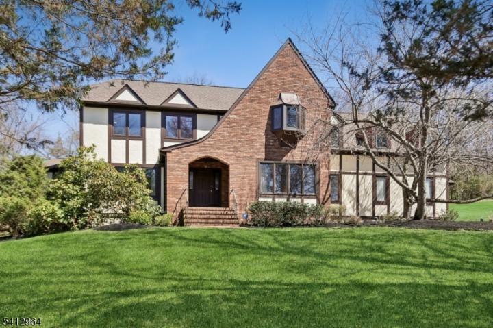 Photo of 34 Knollcroft Road