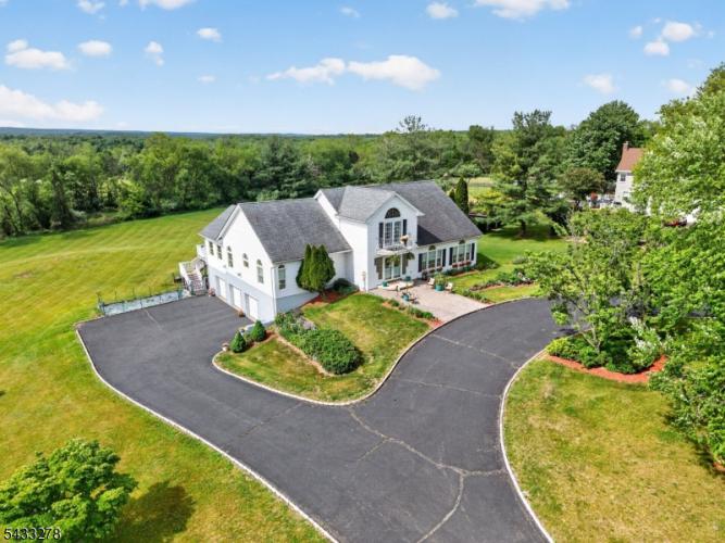 Photo of 103 Oak Crest Drive, Branchburg NJ