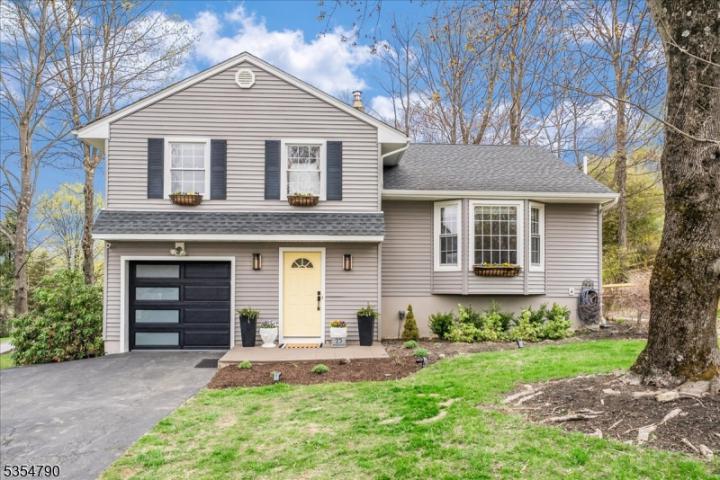 Photo of 25 Wordsworth Place, Sparta NJ