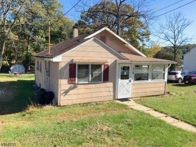 Photo of 59 Hopatchung Road, Hopatcong NJ