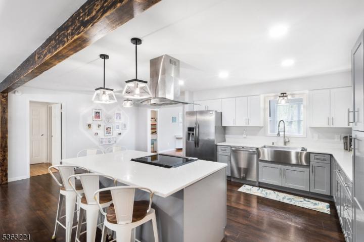 Photo of 4 Grove Street, Hampton NJ