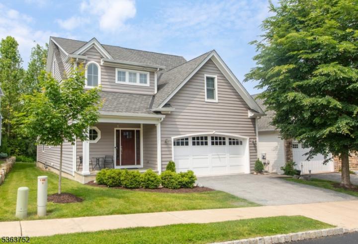 Photo of 42 Bluffs Court, Hamburg NJ