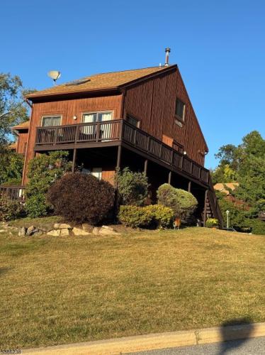 Photo of 1 Brandywine Court 6