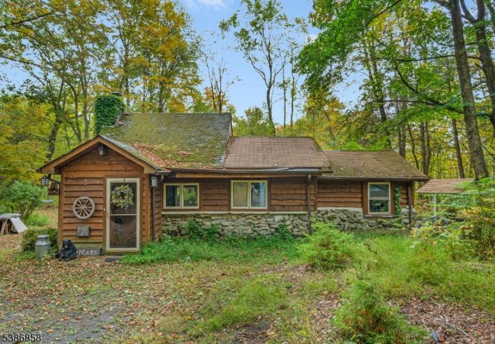 Photo of 33 Silver Lake Road, Hardyston NJ