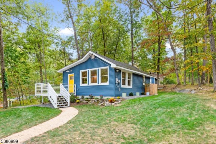 Photo of 21 Lake Road, Fredon NJ