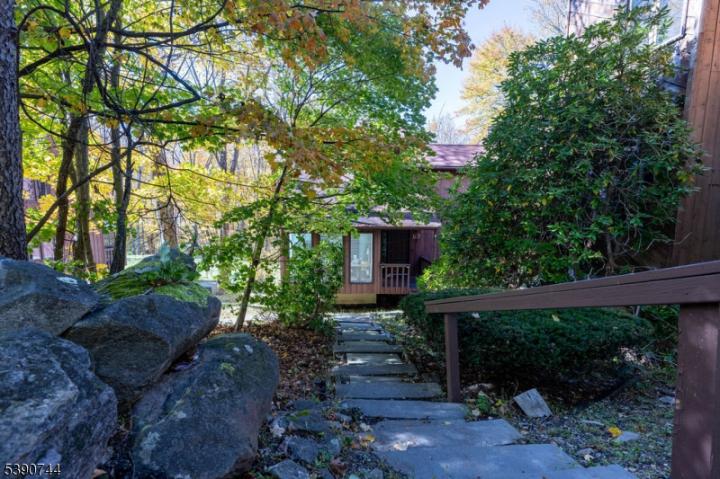 Photo of 13 Village Way E7