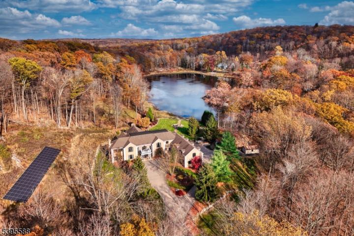 Photo of 305 Green Road