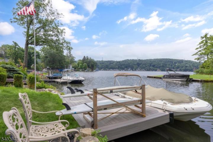 Photo of 590 W Shore Trail