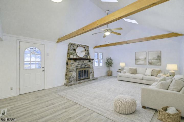 Photo of 240 Acabonack Road