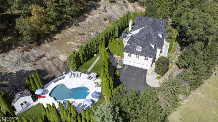 Photo of 49 Cherokee Court