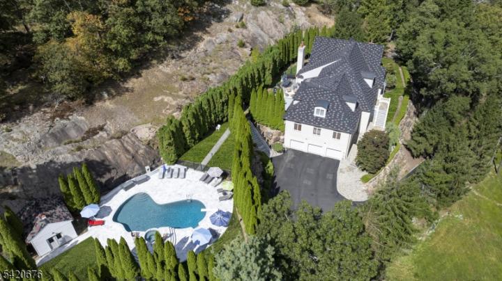 Photo of 49 Cherokee Court