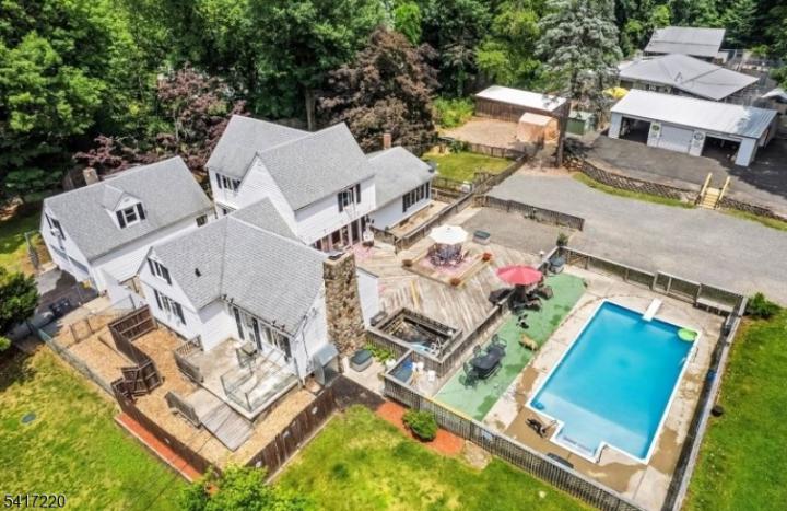 Photo of 8 Stonehedge Lane, Byram NJ