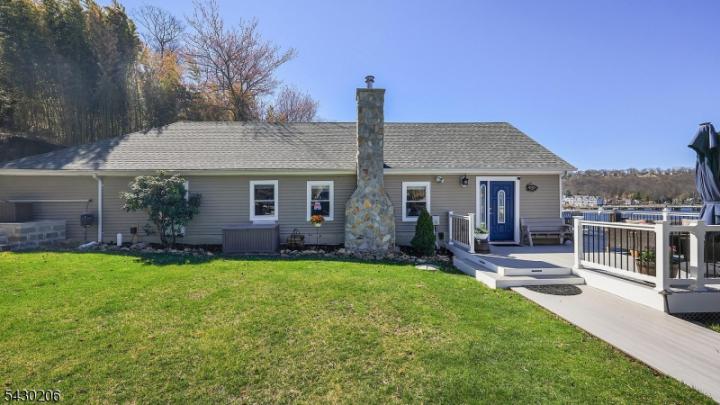 Photo of 373 Lakeside Boulevard, Hopatcong NJ