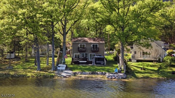 Photo of 931 Plymouth Lake Drive