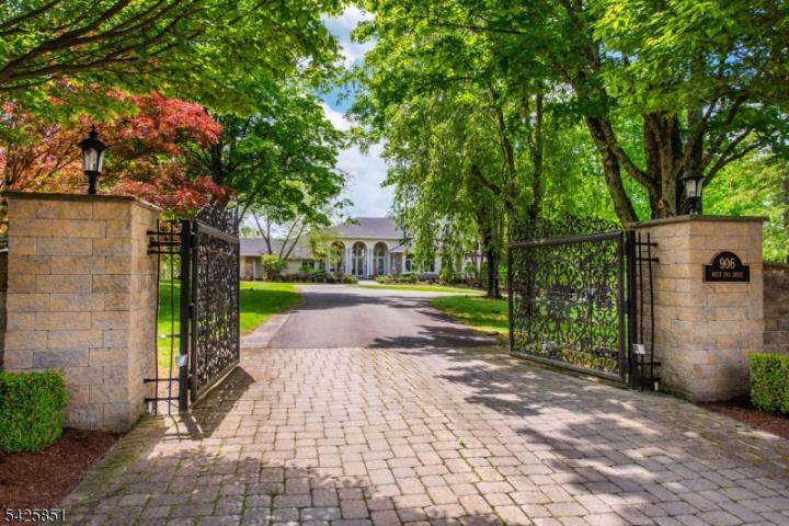Photo of 906 W End Drive, Stillwater NJ