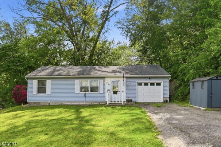 Photo of 20 Dogwood Road, Wantage NJ