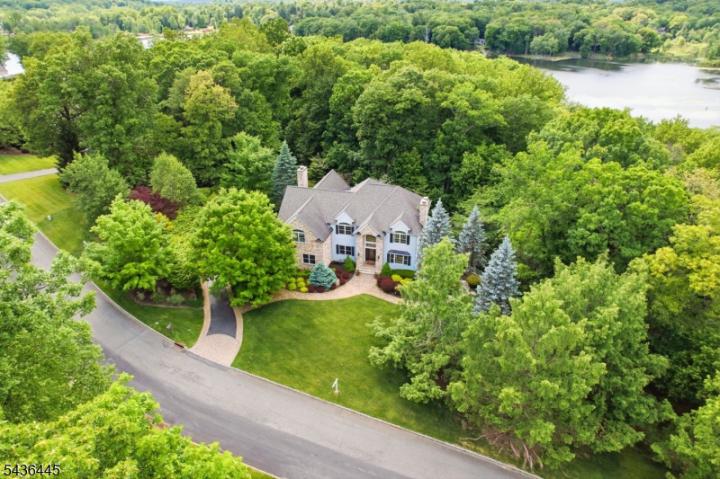 Photo of 4 Windemere Way, Sparta NJ