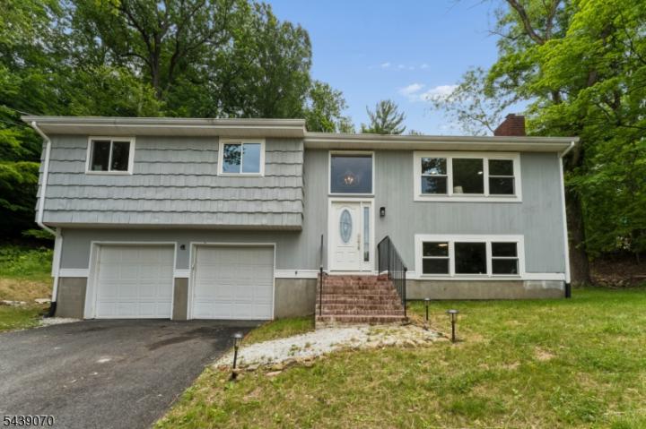 Photo of 403 E Shore Trail