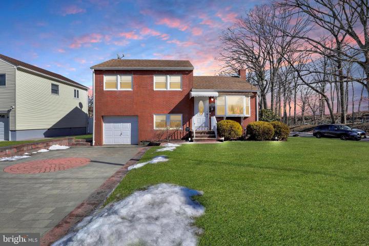 Photo of 971 Redwood Place, Union NJ