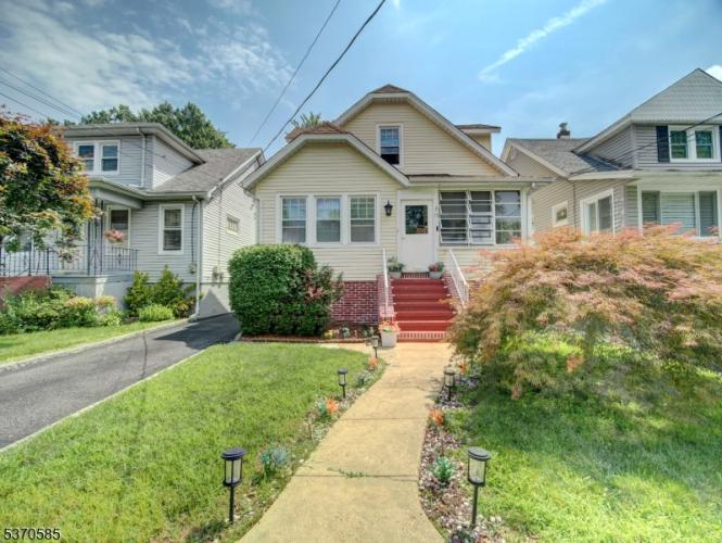 Photo of 73 S Maple Avenue, Springfield NJ